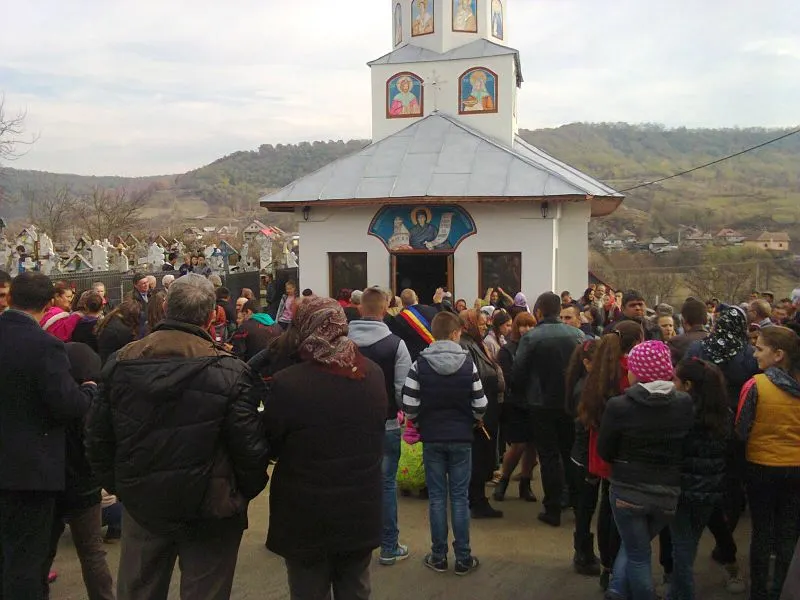 Un preot și un pompier din Gorj, cercetați pentru înșelăciune
