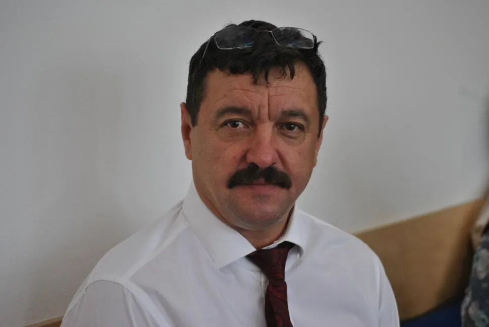 Directorul căruia i s-a făcut pedichiura la birou nu va putea fi sancționat