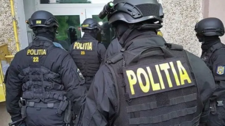 Polițiștii gorjeni îi avertizează pe cetățeni să nu voteze de mai multe ori la referendum