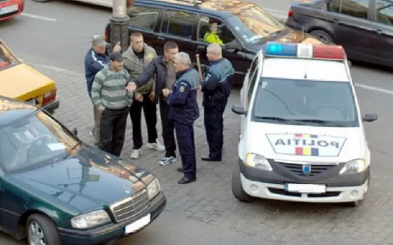 Scandal la Târgu Cărbunești. Patru bărbați, reținuți de polițiști!
