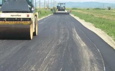 Două drumuri județene importante vor fi reabilitate cu bani europeni