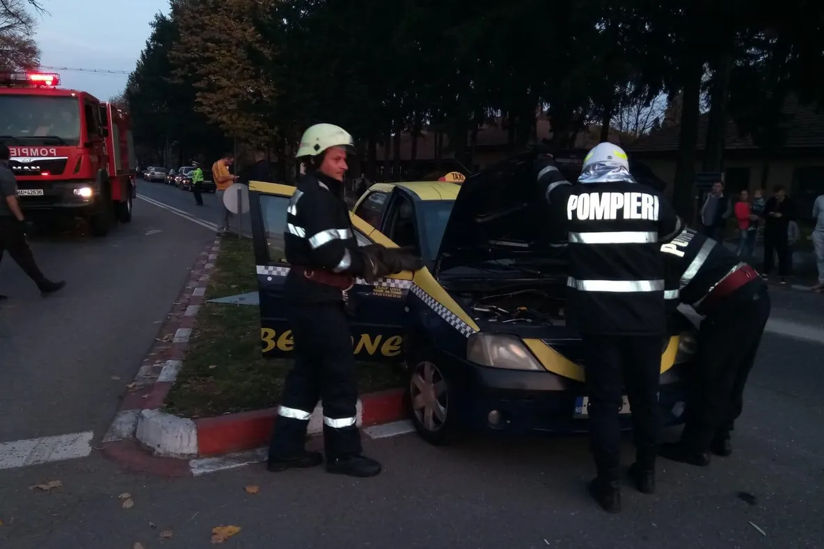 Accident lângă Coloana Infinitului