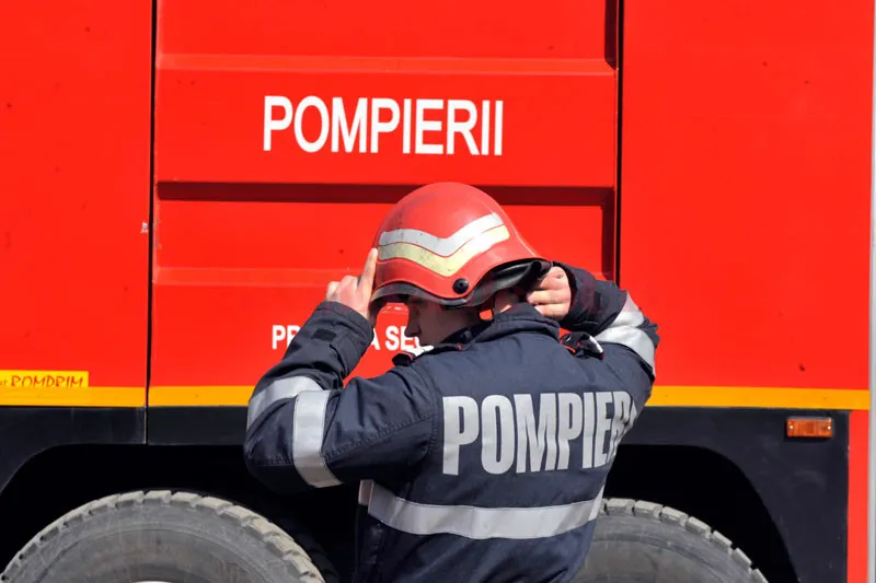 Doi gorjeni au sunat din cârciumă la 112, după ce și-au închipuit un incendiu
