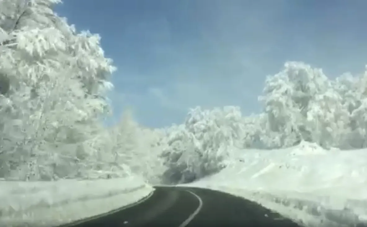 Mii de turiști sunt așteptați în aceste zile la Rânca. Drumul este impecabil | VIDEO