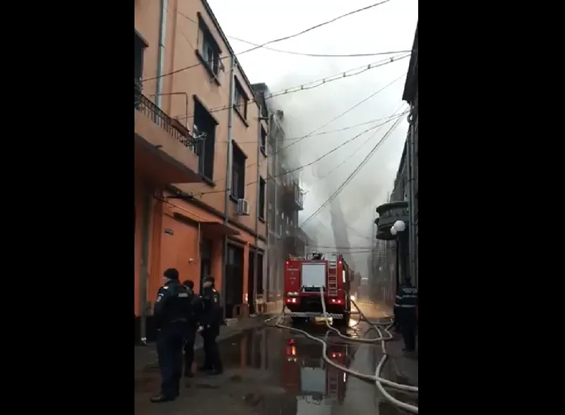 Incendiu de proporții la Scoarța. Au ars 20 de hectare de vegetație