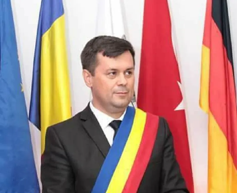 Primarul din Târgu Jiu ”îi vrea capul” lui Ludovic Orban