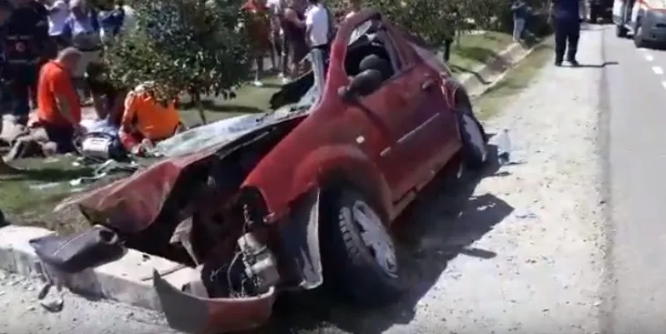 Accident grav de circulație la Plopșoru. O femeie a murit și mai mulți copii au fost răniți!