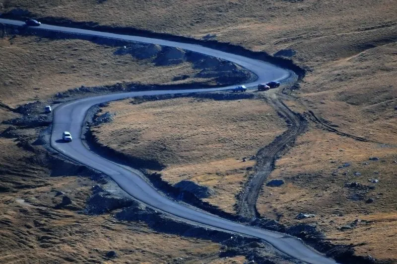 Șofer de 16 ani, prins pe Transalpina