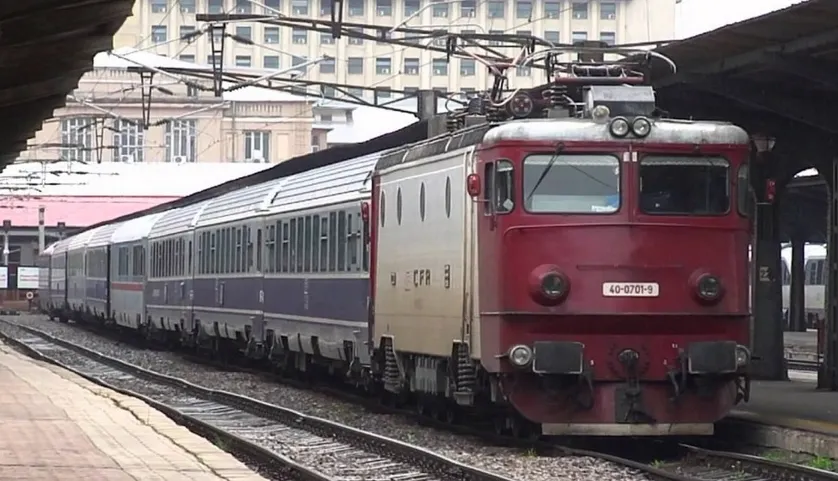 Polițiștii gorjeni au prins un bărbat care călătorea pe vagon de tren