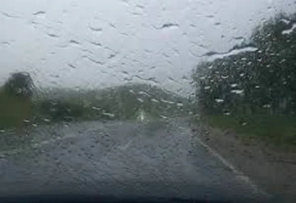 Cod galben de precipitaţii, până mâine