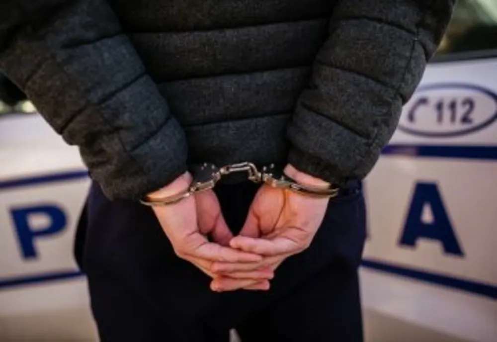 VIDEO: Percheziţii în Gorj. Un tânăr a fost reţinut pentru organizarea de lupte ilegale între câini