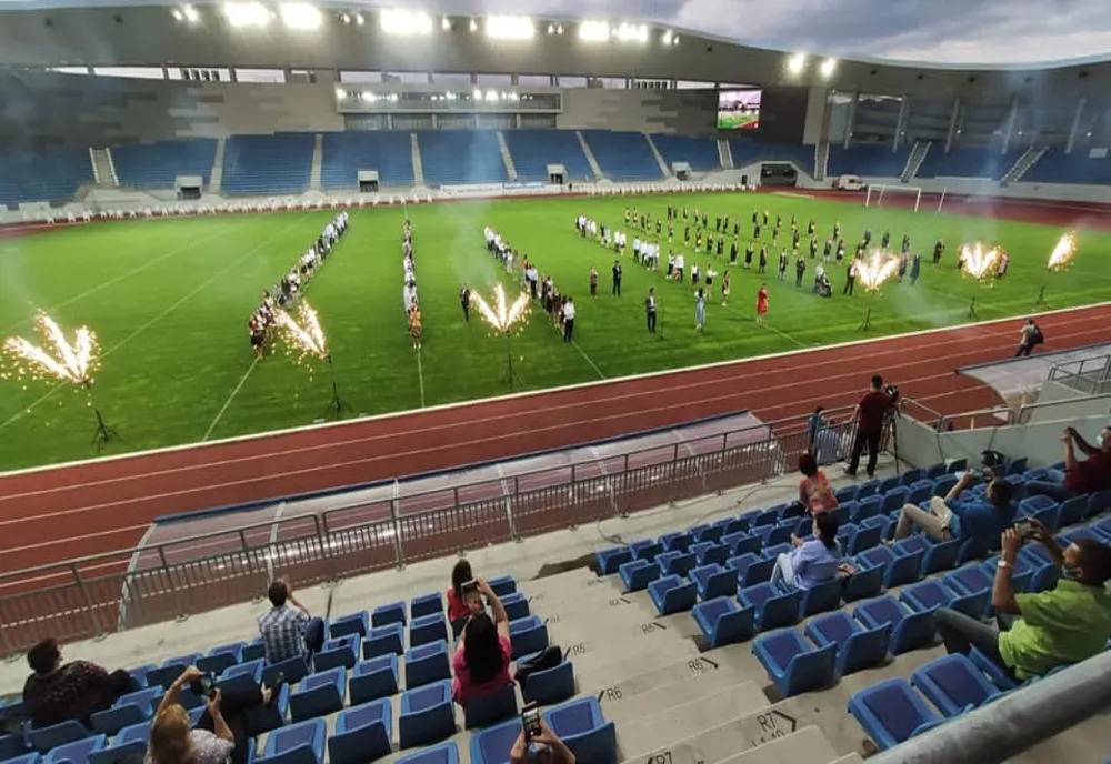 Târgu Jiu: Elevii vor premiaţi de Primărie într-o festivitate pe stadion
