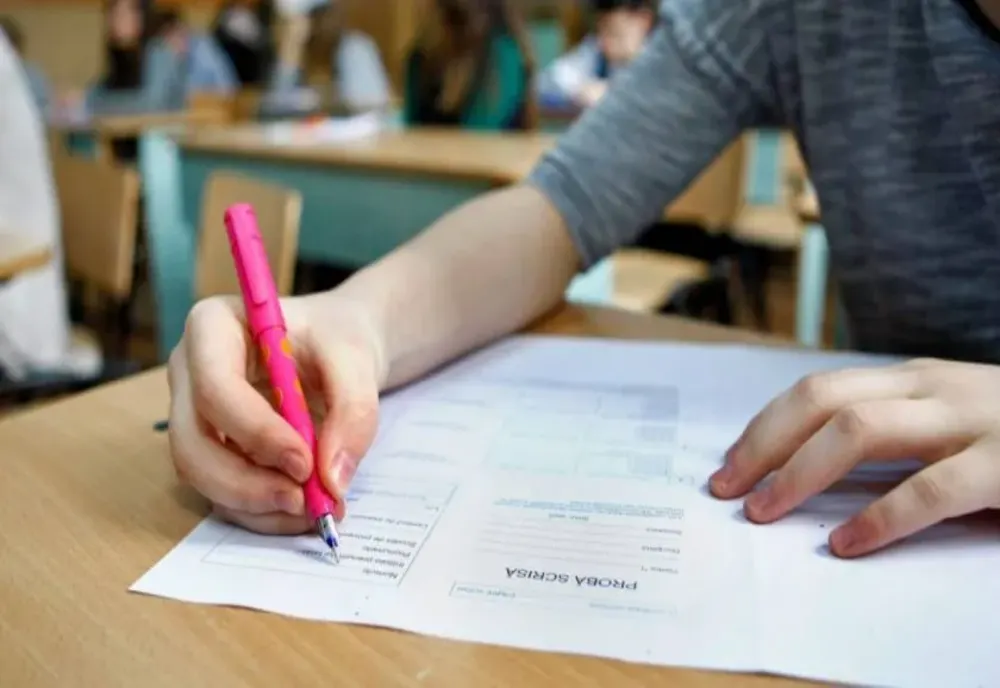 Simularea bacalaureatului continuă astăzi