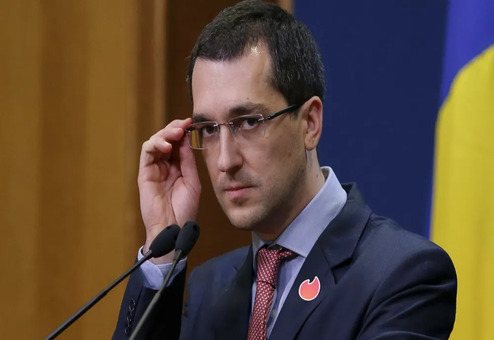 VLAD VOICULESCU, REALES PREȘEDINTE AL USR BUCUREȘTI CU 56% DIN VOTURI
