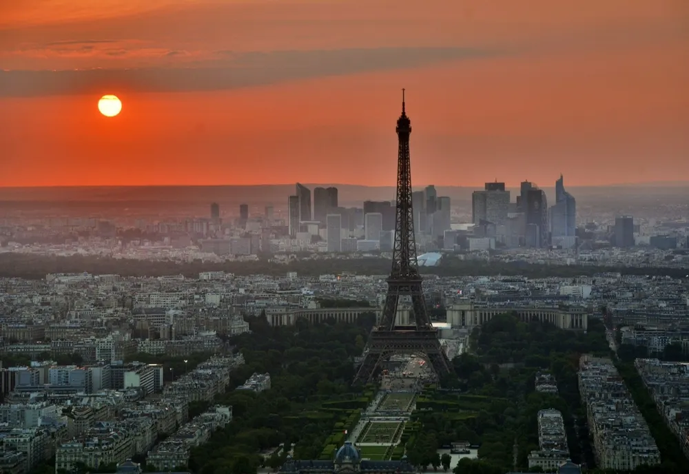 O ORGANIZAŢIE ISLAMISTĂ ÎNCEARCĂ SĂ SE INFILTREZE ÎN SOCIETATEA FRANCEZĂ