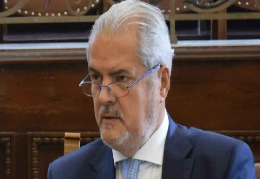 ADRIAN NĂSTASE ÎL FACE „PĂCĂLICI” PE VLAD GHEORGHE DUPĂ SCANDALUL FOTOGRAFIEI CU PUTIN