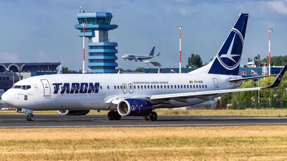 TAROM programează pentru luni seară cursele speciale de repatriere a peste 300 de români din Egipt