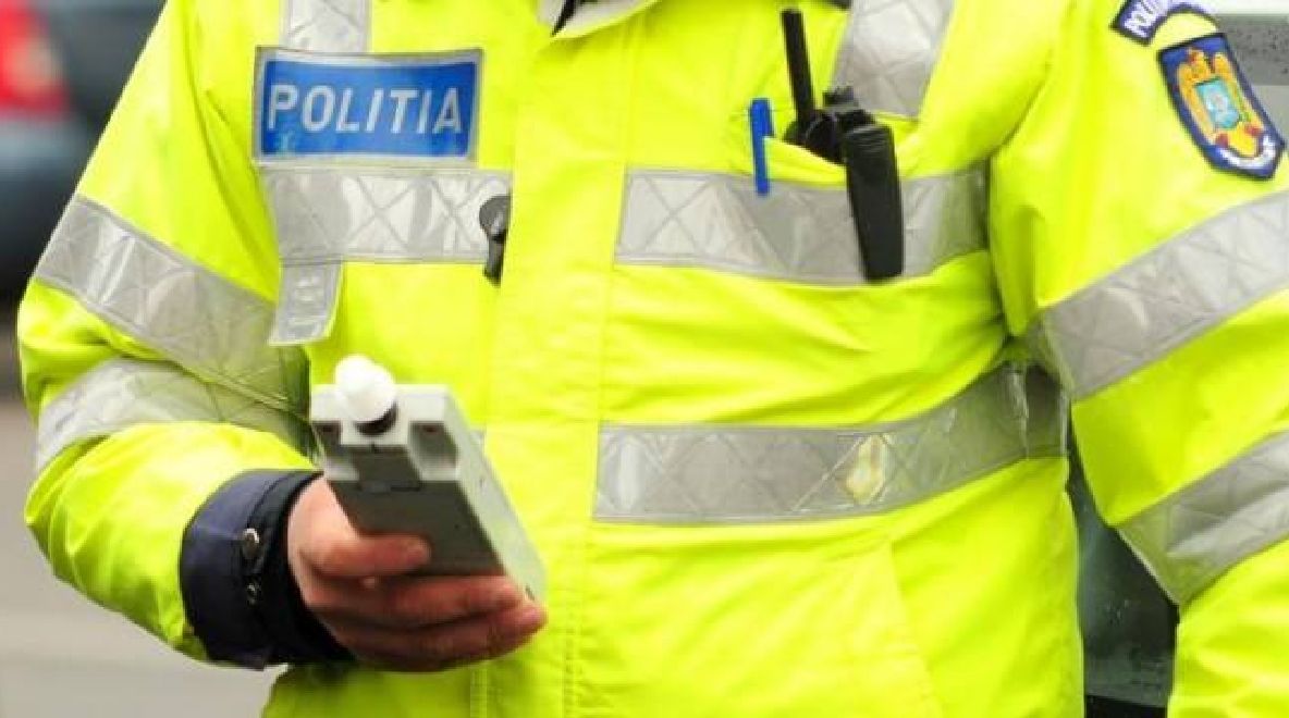 O șoferiță beată, prinsă de polițiștii gorjeni