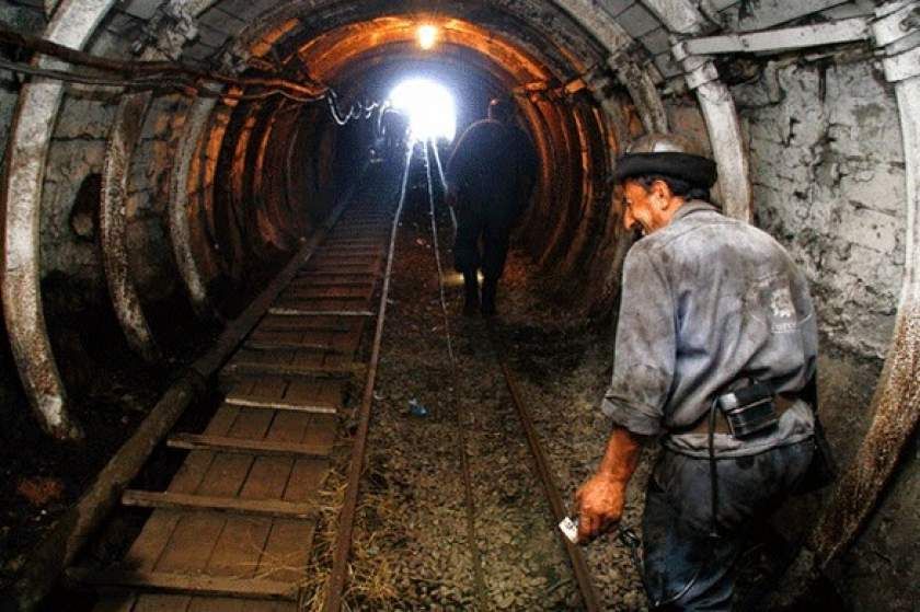 A fost votată legea de reducere a vârstei de pensionare pentru mineri