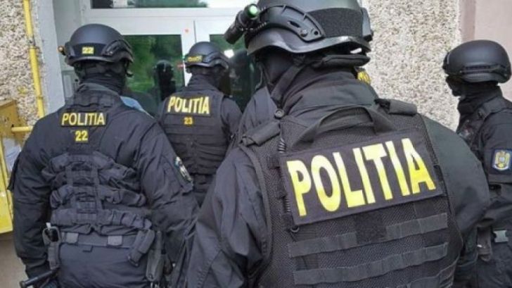 Polițiștii gorjeni îi avertizează pe cetățeni să nu voteze de mai multe ori la referendum