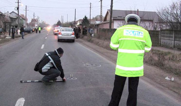 Trei mașini s-au ciocnit la Telești