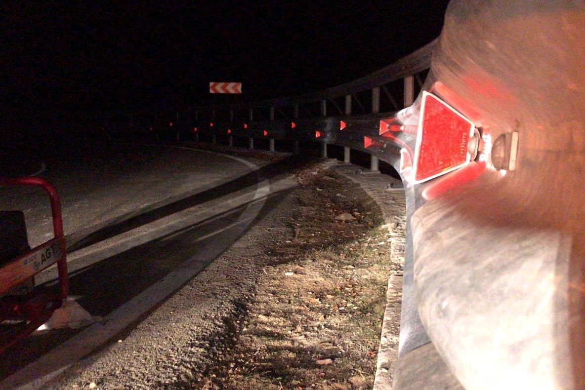 ”Ochii de pisică” de pe Transalpina au fost furați imediat după ce au fost montați