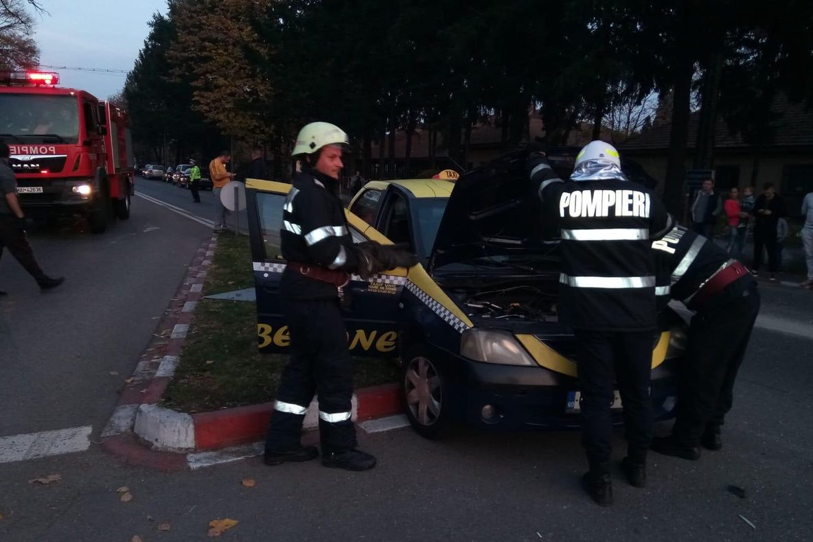 Accident lângă Coloana Infinitului