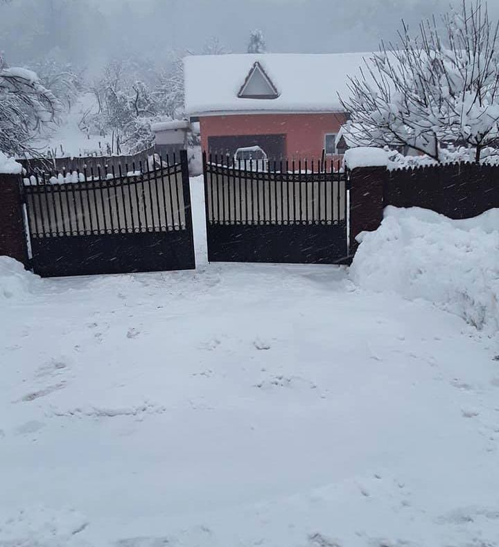 Într-o comună din Gorj s-au deszăpezit doar străzile pe care stau aleșii locali