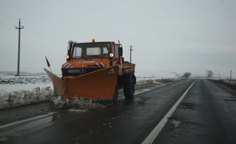Primăria din Târgu Jiu închiriază utilaje de deszăpezire
