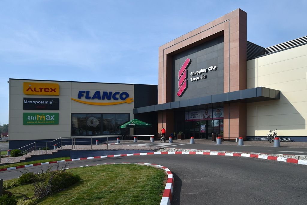 Agent de pază la mall-ul din Târgu Jiu, bătut de un tânăr