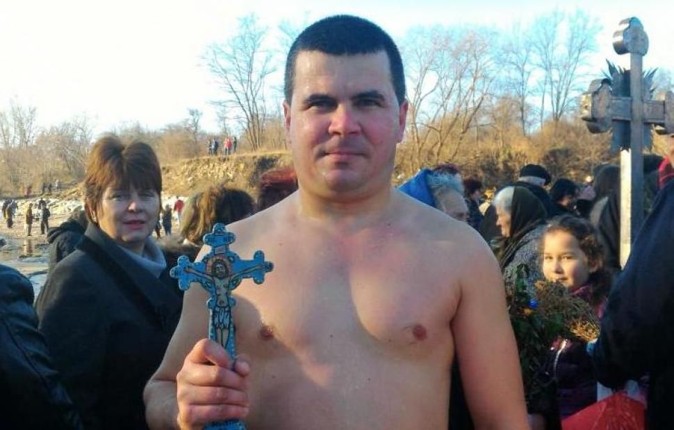 Crucea de Bobotează, recuperată din apele reci ale Gilortului