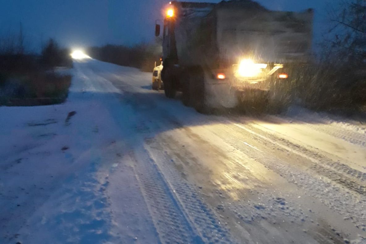 Pandurii, duel de foc cu Petrolul. Terenul sintetic e sub nămeți