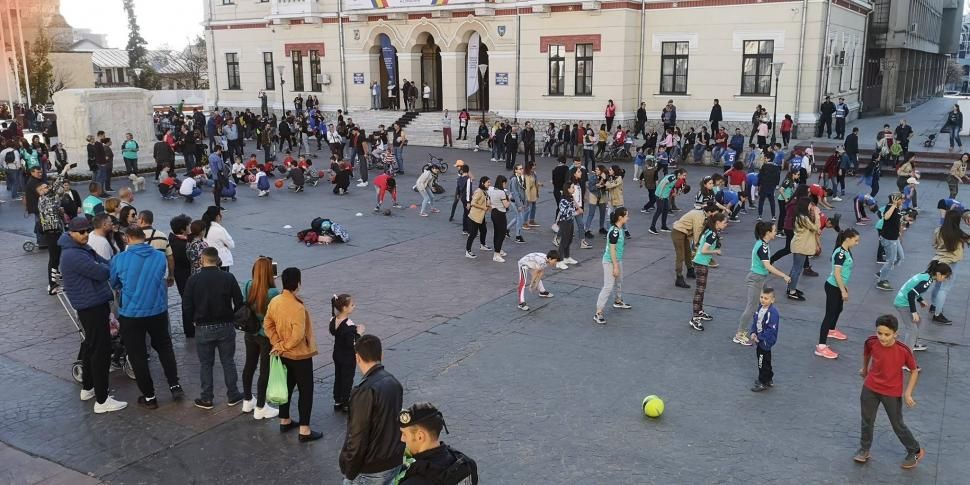 Copiii au protestat la Târgu Jiu