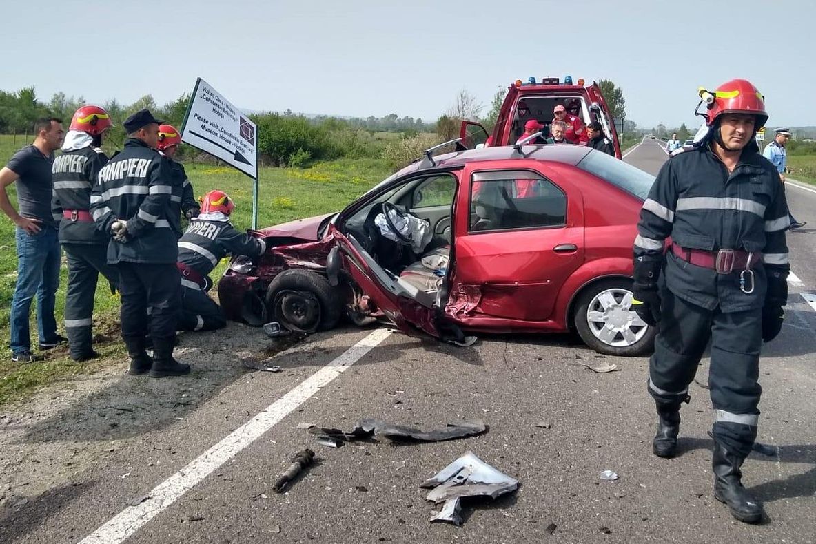 Accident cu trei răniți în Gorj, la Telești