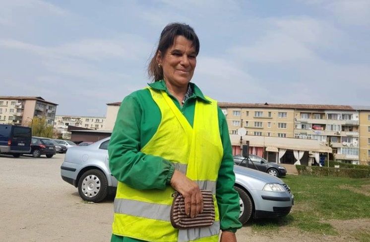 Ce a făcut o femeie din Motru când a găsit pe stradă un portmoneu plin cu bani