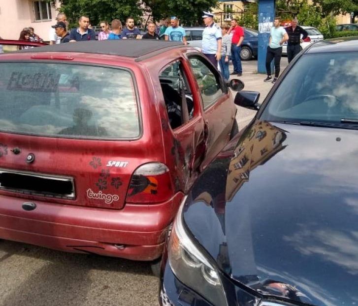 Accident lângă Mall, în Târgu Jiu: Doi copii au fost răniți