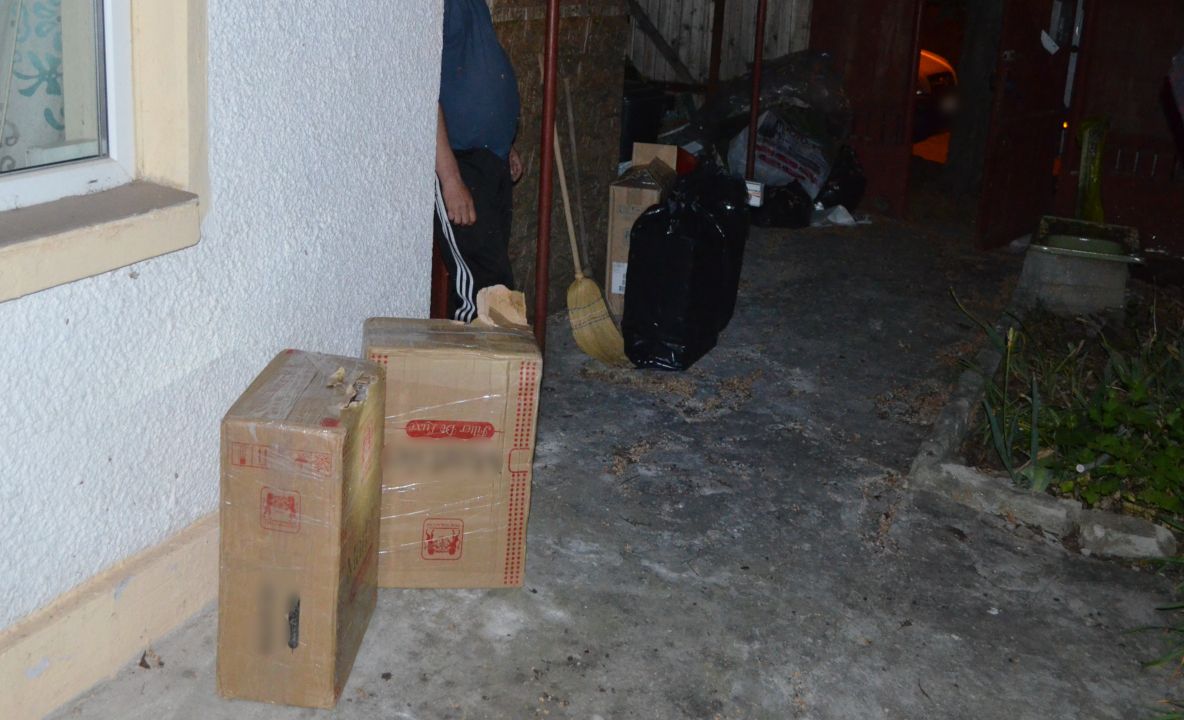 Contrabandiști de țigări, prinși pe Transalpina