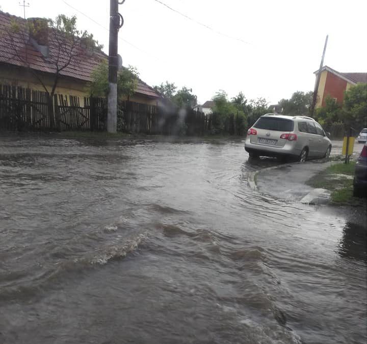 Parchetul de pe lângă Judecătoria Târgu Jiu a fost inundat