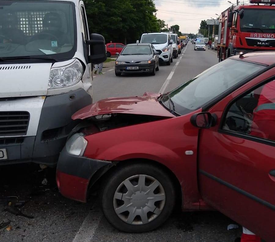Accident la Târgu Jiu. Circulația a fost blocată câteva zeci de minute