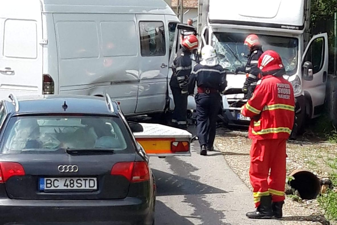 O șoferiță de 19 ani a provocat un accident la Târgu Jiu