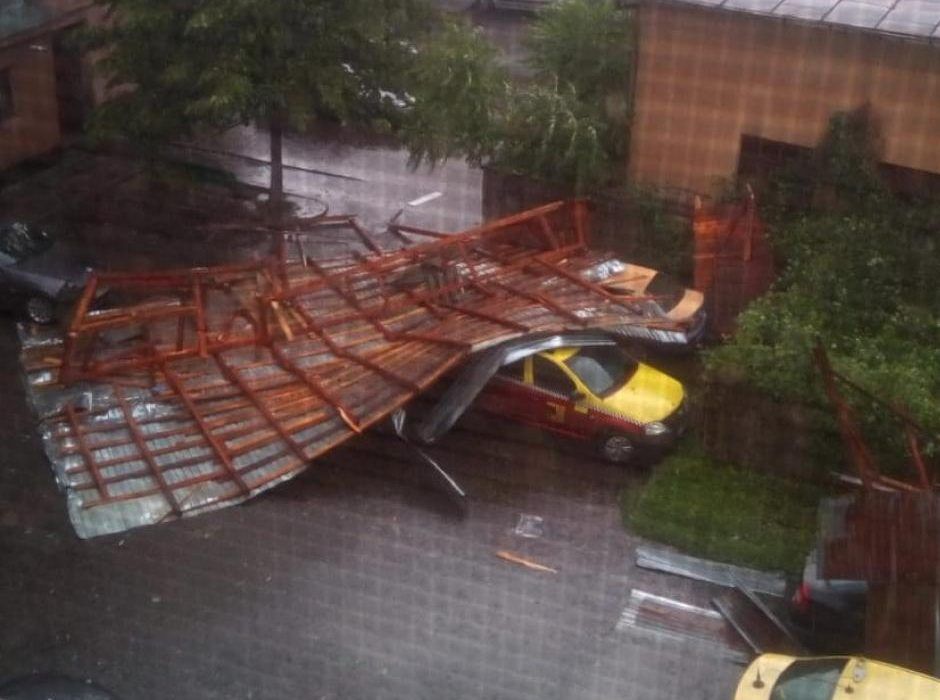 Grindină și vijleie puternică la Târgu Jiu