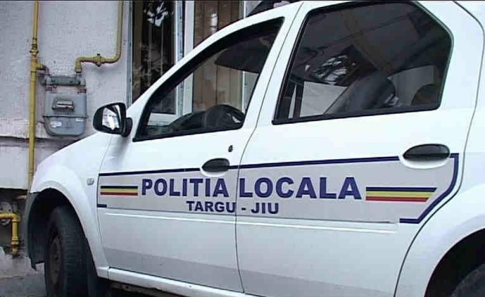 Șeful Serviciului Rutier de la Poliția Locală Târgu Jiu, prins în timp ce conducea o mașină neînmatriculată