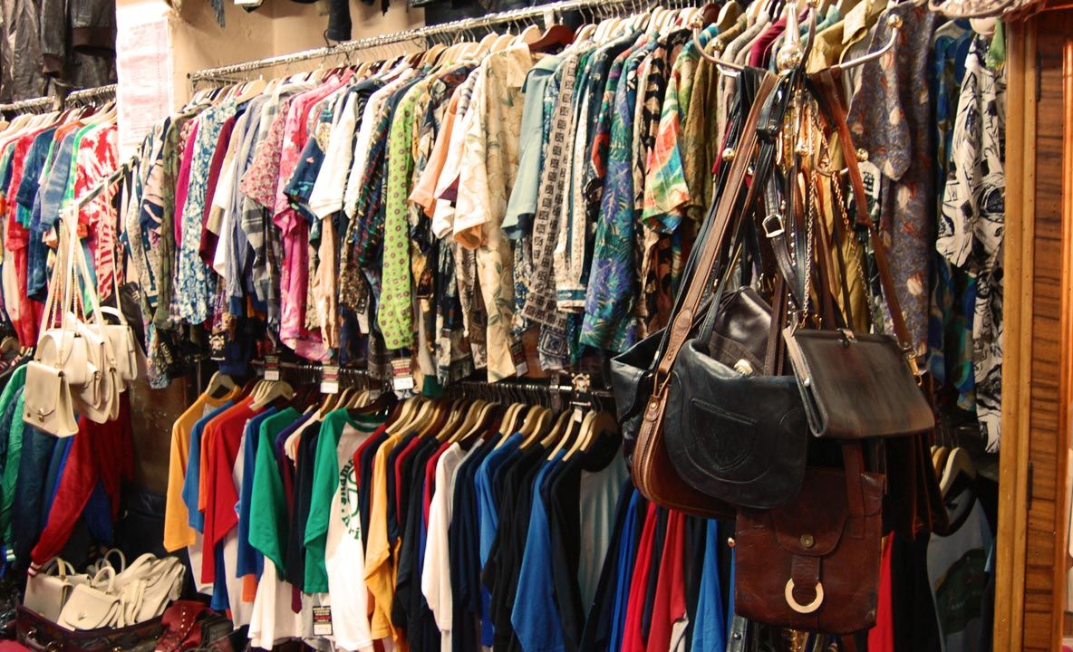 Târgu Jiu: Magazinele de haine second-hand, interzise în centru