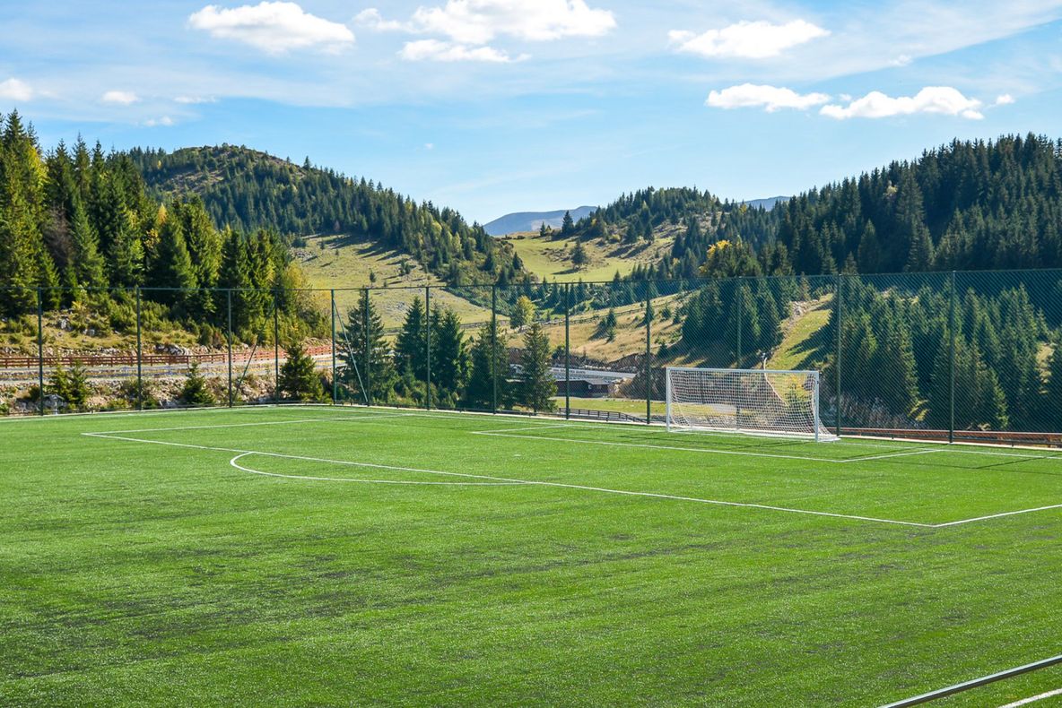 Parc și teren de sport, pe bani europeni, la Tismana