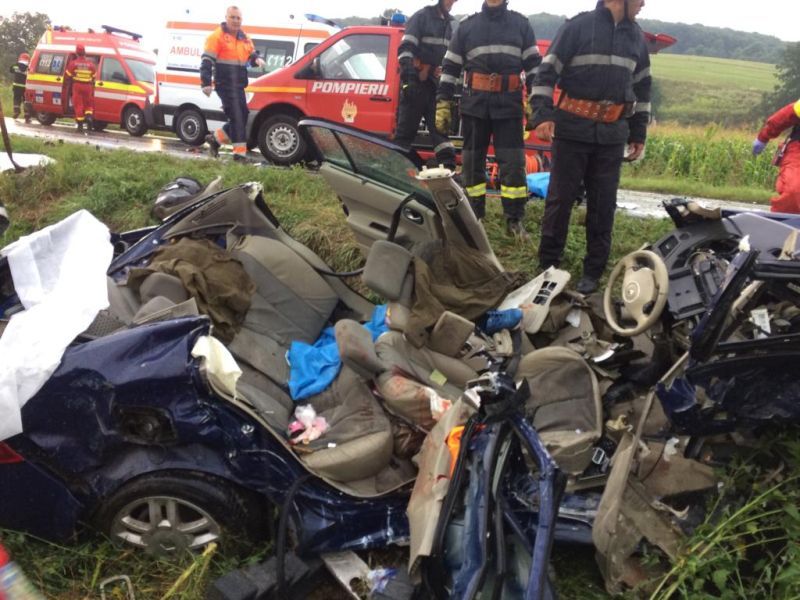 Accident teribil la Târgu Cărbunești. Bărbat strivit de o placă de beton