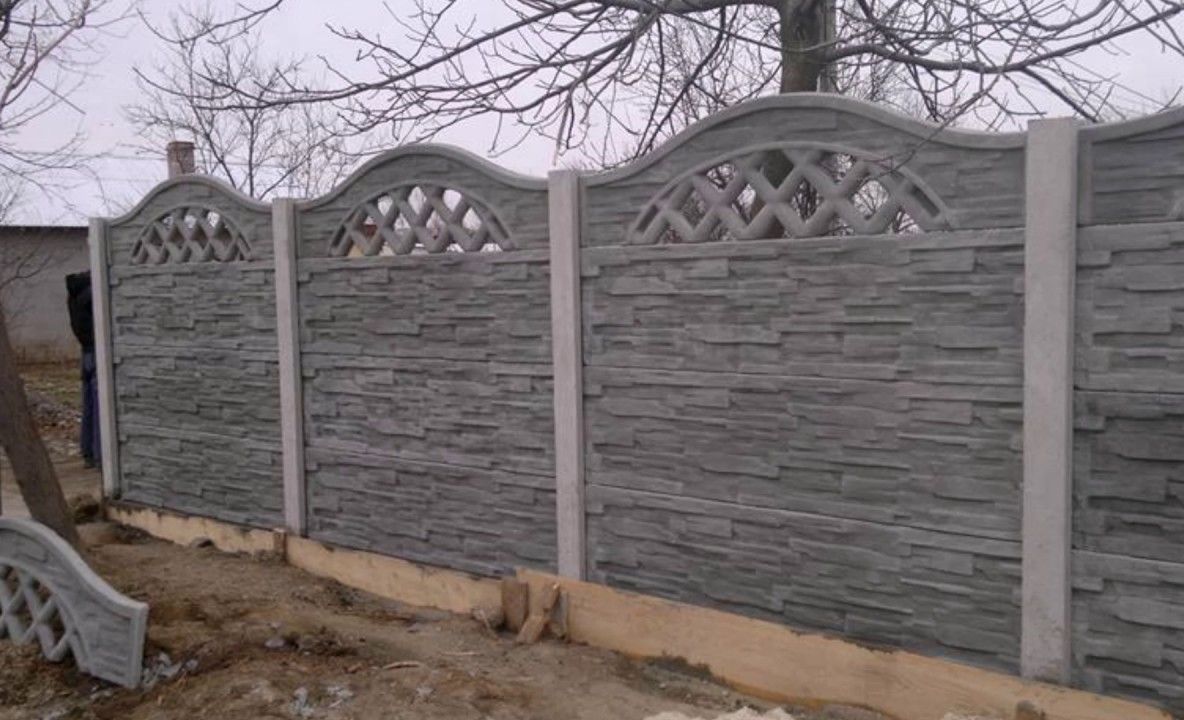 Dosar penal pentru un gard, în Gorj