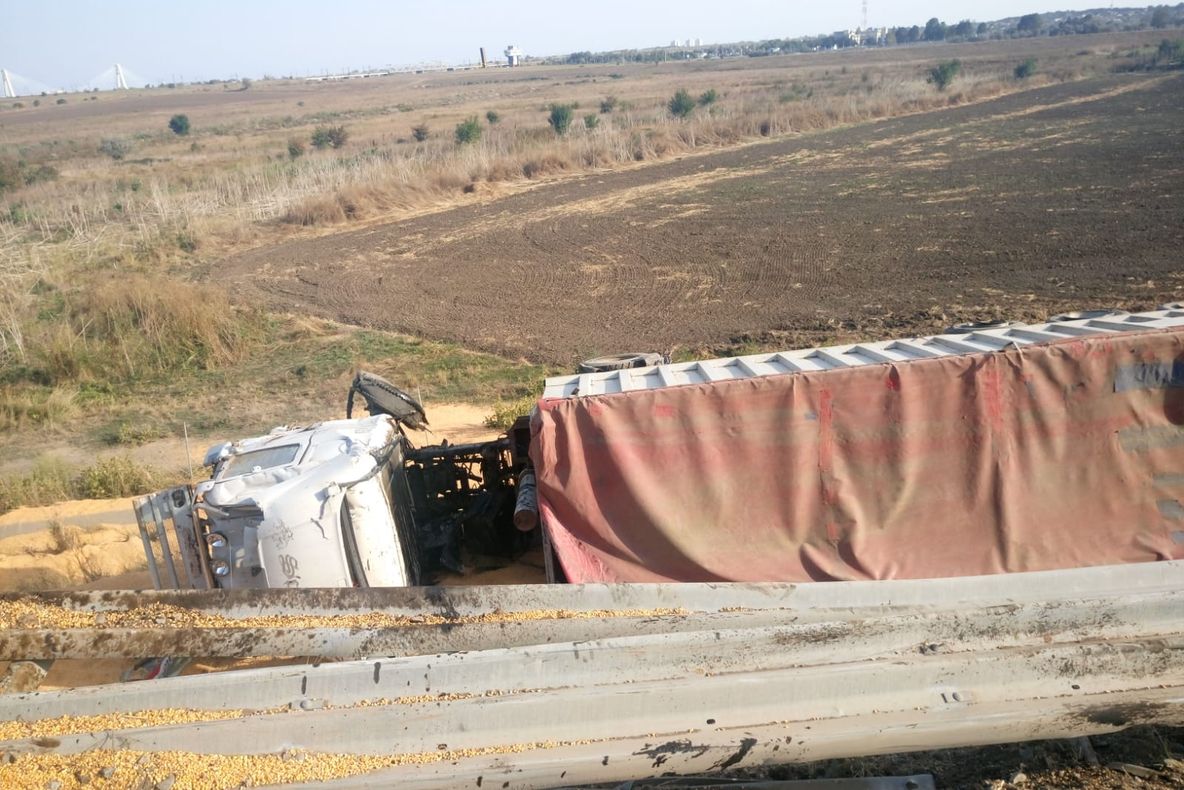 Trei afgani găsiți într-un TIR, în Gorj