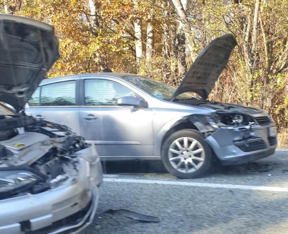 Două femei, la spital după un accident rutier la Budieni