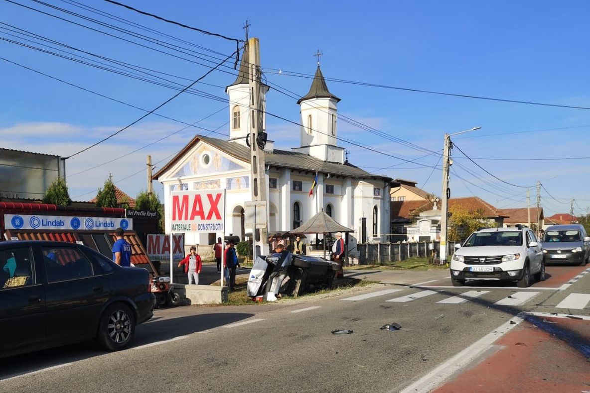 Accident la Bălești! S-a răsturnat cu mașina