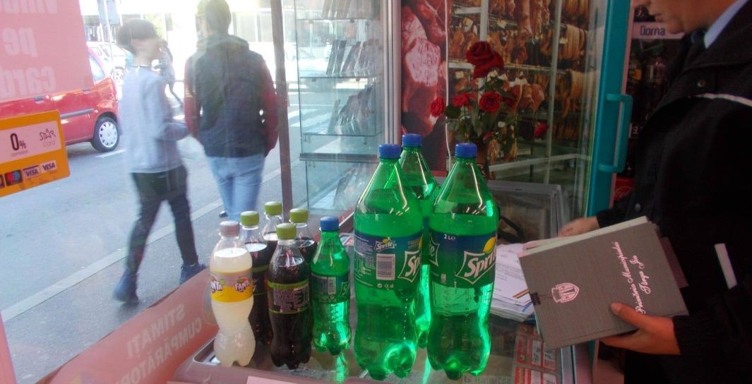 Băuturi răcoritoare expirate, vândute la Târgu Jiu